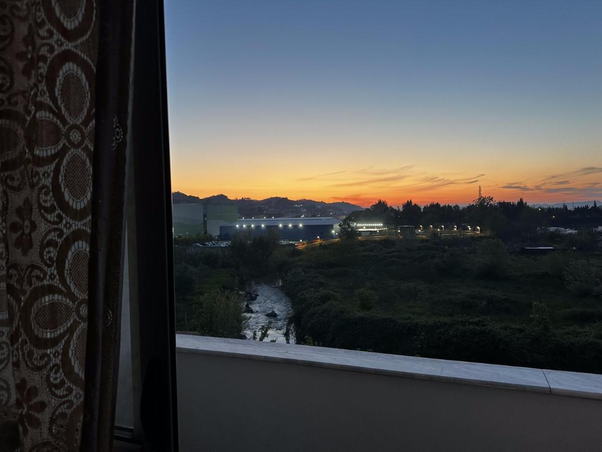 Sunny Riverside Tirana'S Oasis - Breakfast & Dinner Екстер'єр фото