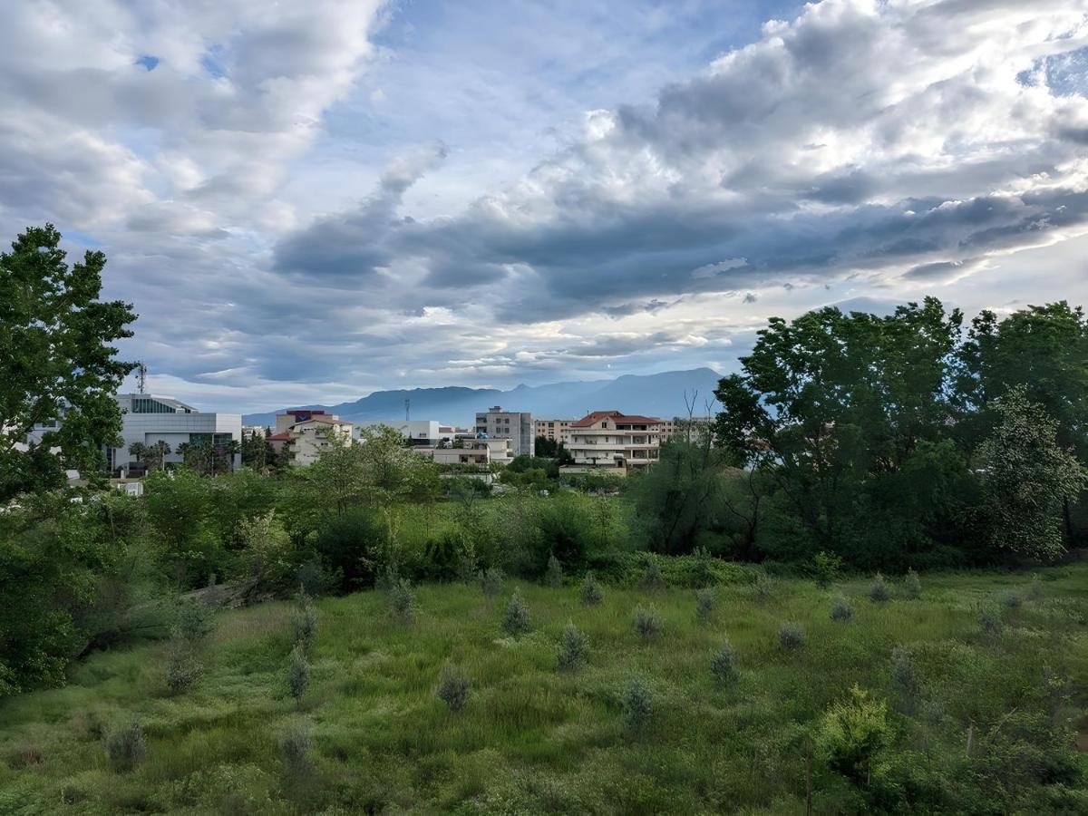 Sunny Riverside Tirana'S Oasis - Breakfast & Dinner Екстер'єр фото